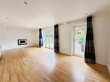 3 bedroom End of terrace house to let in Longfields, Stevenage, SG2