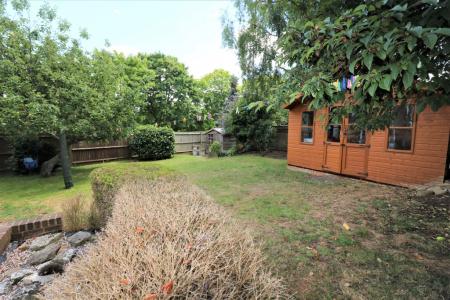 3 bedroom End of terrace house to let in Longfields, Stevenage, SG2