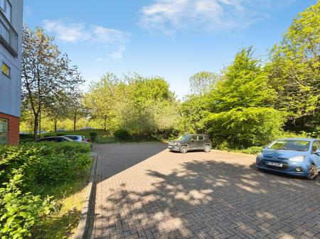 2 bedroom Flat to let in Kilby Road, Stevenage, SG1