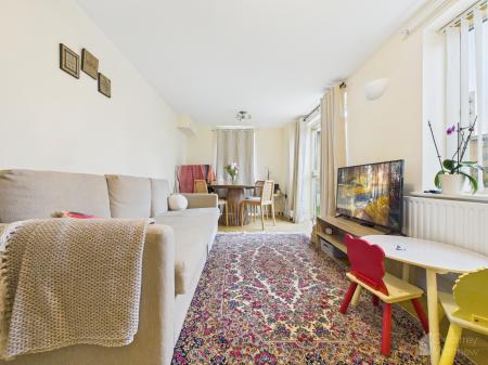 2 bedroom Flat to let in Kilby Road, Stevenage, SG1