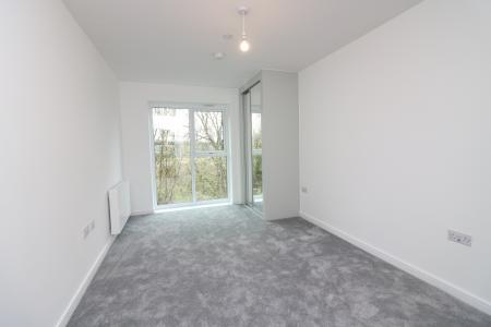 2 bedroom Flat to let in Home Park Mill Link, Kings Langley, WD4