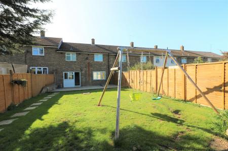 3 bedroom Terraced House to let in Buckthorne Avenue, Stevenage, SG1