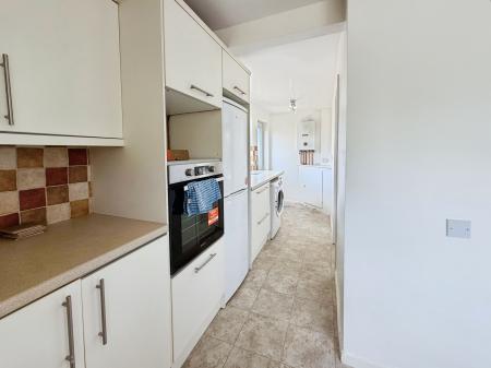 4 bedroom Semi-detached house to let in Whitethorn, Welwyn Garden City, AL7