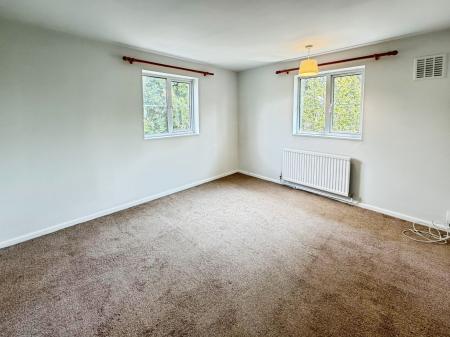 4 bedroom Semi-detached house to let in Whitethorn, Welwyn Garden City, AL7