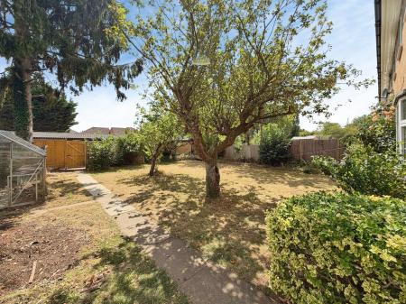 4 bedroom Semi-detached house to let in Whitethorn, Welwyn Garden City, AL7