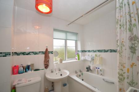 4 bedroom Semi-detached house to let in Whitethorn, Welwyn Garden City, AL7