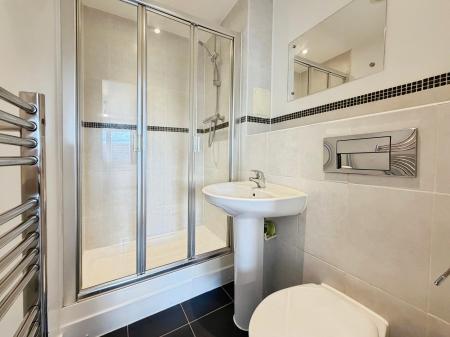 2 bedroom Flat to let in Admiral Drive, Stevenage, SG1