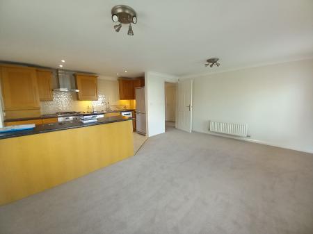 2 bedroom Flat to let in Mosquito Way, Hatfield, AL10
