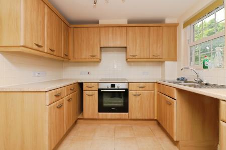 2 bedroom Flat to let in Merrifield Court, Welwyn Garden City, AL7