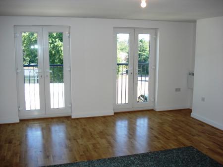 2 bedroom Flat to let in Stevenage Road, Hitchin, SG4