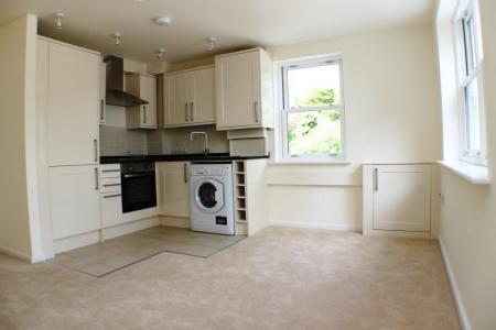 1 bedroom Flat to let in Approach Road, St Albans, AL1