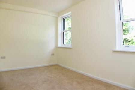1 bedroom Flat to let in Approach Road, St Albans, AL1