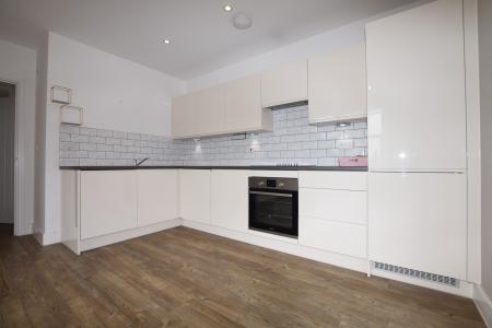 2 bedroom Flat to let in Hedley Road, St Albans, AL1