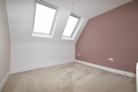 2 bedroom Flat to let in Hedley Road, St Albans, AL1