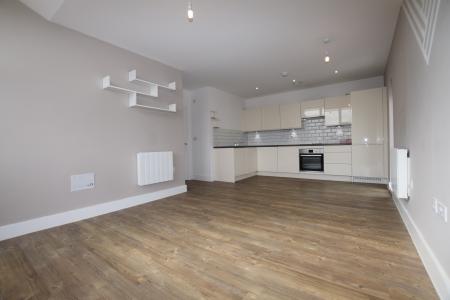 2 bedroom Flat to let in Hedley Road, St Albans, AL1