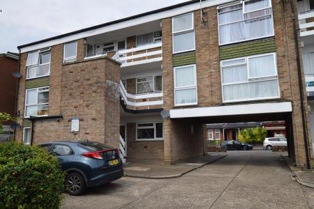 1 bedroom Flat to let in Hatfield Road, St Albans, AL1