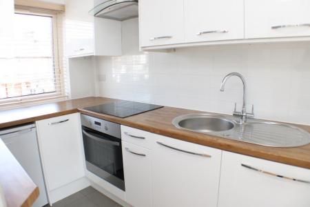 1 bedroom Flat to let in Hatfield Road, St Albans, AL1