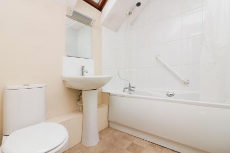 1 bedroom Terraced House to let in Carvers Croft, Woolmer Green, SG3