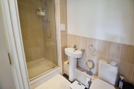 2 bedroom Flat to let in Newsom Place, Hatfield Road, St Albans, AL1