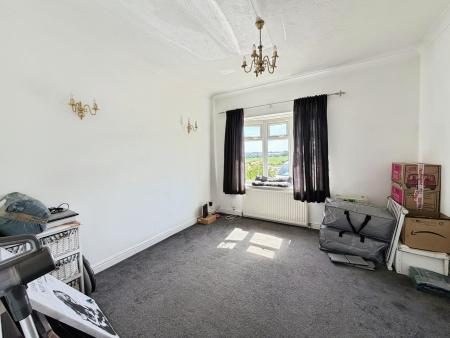 4 bedroom Semi-detached house to let in London Road Woolmer Green, Woolmer Green, SG3