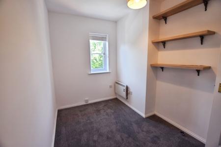 2 bedroom Flat to let in London Road, Apsley, HP3