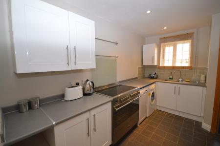 2 bedroom Terraced House to let in Conifer Walk, Chells Manor, Stevenage, SG2