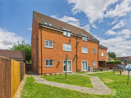 2 bedroom Flat to let in Cleveland Way, Great Ashby, SG1