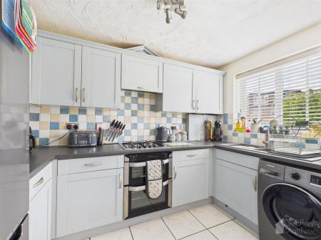 2 bedroom Flat to let in Cleveland Way, Great Ashby, SG1