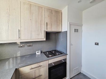 2 bedroom Maisonette to let in Honeypot Lane, Stanmore, HA7