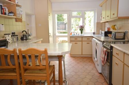 3 bedroom End of terrace house to let in Howlands, Welwyn Garden City, AL7