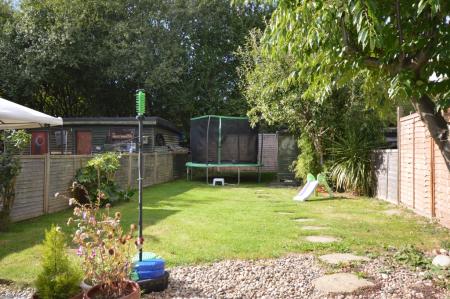 3 bedroom End of terrace house to let in Howlands, Welwyn Garden City, AL7