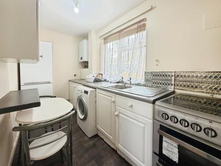 1 bedroom Flat to let in Verity Way, Stevenage, SG1