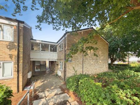 1 bedroom Flat to let in Verity Way, Stevenage, SG1