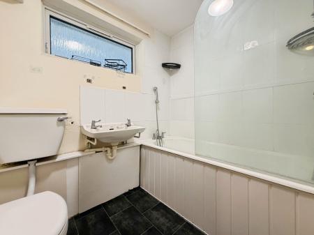 1 bedroom Flat to let in Verity Way, Stevenage, SG1
