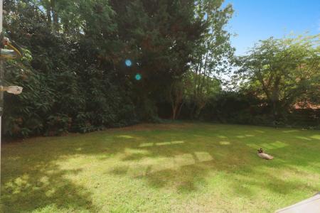 1 bedroom Flat to let in Wordsworth Court, Hatfield, AL10