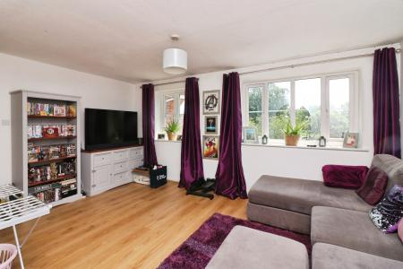 1 bedroom Flat to let in Peartree Lane, Welwyn Garden City, AL7