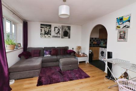 1 bedroom Flat to let in Peartree Lane, Welwyn Garden City, AL7