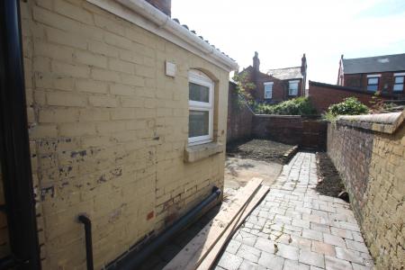2 bedroom Terraced House to let in Greenfield Road, Dentons Green, St Helens, WA10
