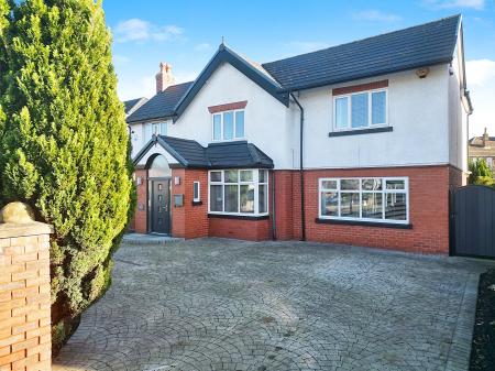 4 bedroom Detached house for sale in Bleak Hill Road, Windle, St Helens, WA10