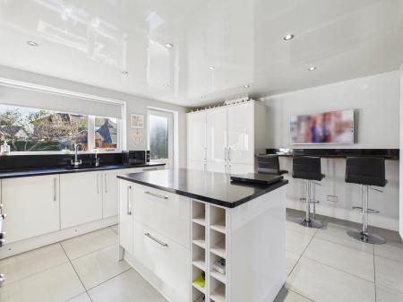 4 bedroom Detached house for sale in Bleak Hill Road, Windle, St Helens, WA10