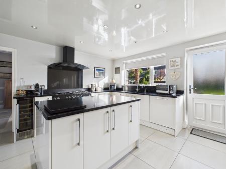4 bedroom Detached house for sale in Bleak Hill Road, Windle, St Helens, WA10