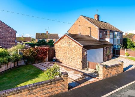 3 bedroom Semi-detached house for sale in Braeside Crescent, Billinge, WN5