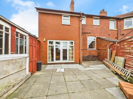 6 bedroom Semi-detached house for sale in Clipsley Lane, Haydock, WA11