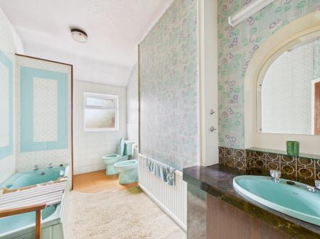 6 bedroom Semi-detached house for sale in Clipsley Lane, Haydock, WA11