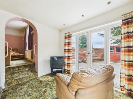 6 bedroom Semi-detached house for sale in Clipsley Lane, Haydock, WA11