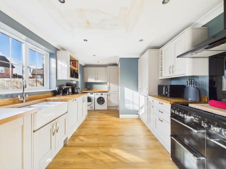 4 bedroom Detached house for sale in Dovecote Drive, Haydock, St Helens, WA11