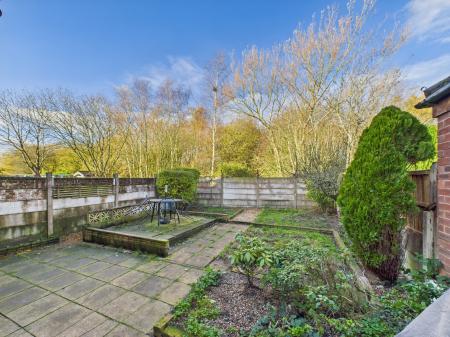 3 bedroom Semi-detached house for sale in Farndon Avenue, Sutton Manor, St Helens, WA9