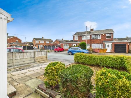 3 bedroom Semi-detached house for sale in Farndon Avenue, Sutton Manor, St Helens, WA9