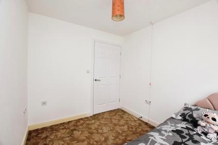 2 bedroom Flat for sale in Heyeswood, Haydock, WA11