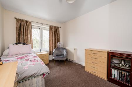 2 bedroom Apartment for sale in Heyeswood, Haydock, St Helens, WA11